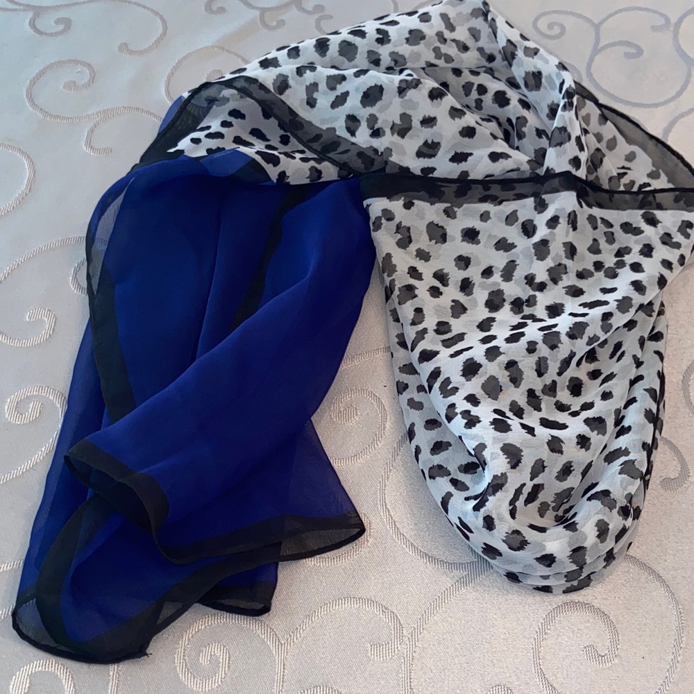 Elegant Blue and Black Leopard Print Scarf